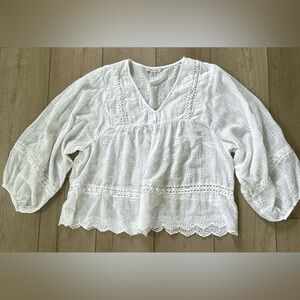 American Eagle Outfitters White Eyelet Blouse - Small
MSRP $30